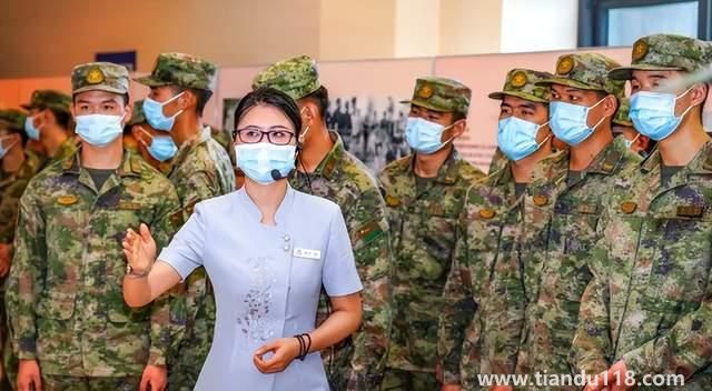 東部戰(zhàn)區(qū)首長看展 事關(guān)登島作戰(zhàn)(對未來登島作戰(zhàn)提供寶貴經(jīng)驗)(圖3) 東部戰(zhàn)區(qū)首長看展 事關(guān)登島作戰(zhàn)(對未來登島作戰(zhàn)提供寶貴經(jīng)驗)(圖3)