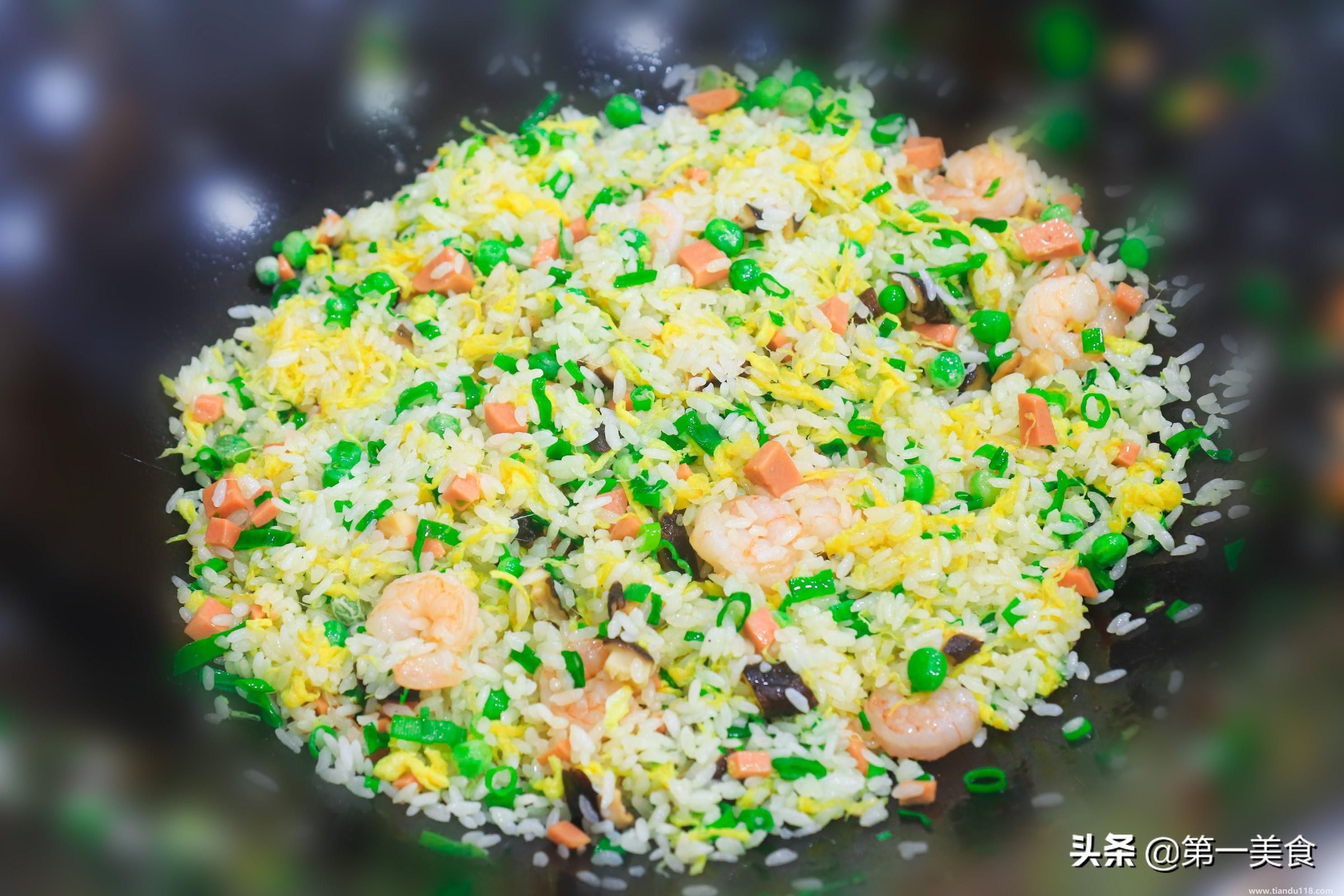 普通蛋炒飯的做法簡單步驟(怎樣做蛋炒飯最好吃)(圖7) 普通蛋炒飯的做法簡單步驟(怎樣做蛋炒飯最好吃)(圖7)