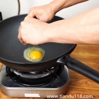 煎蛋的做法(煎蛋怎么做)(圖2) 煎蛋的做法(煎蛋怎么做)(圖2)