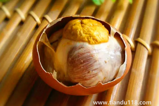 活珠子比普通雞蛋有營(yíng)養(yǎng)嗎(活珠子的功效與作用)(圖3) 活珠子比普通雞蛋有營(yíng)養(yǎng)嗎3