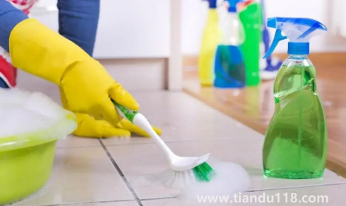 新房保潔開(kāi)荒做些什么1