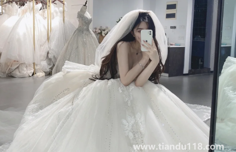 婚紗破了可以補救嗎(婚紗破損一般需要賠多少錢)(圖2) 婚紗破了可以補救嗎2