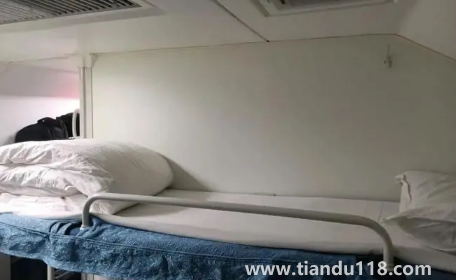 2022女生坐火車(chē)硬臥是上鋪好還是下鋪好(坐火車(chē)女孩選下鋪會(huì)怎么樣)(圖1) 女生坐火車(chē)硬臥是上鋪好還是下鋪好20221