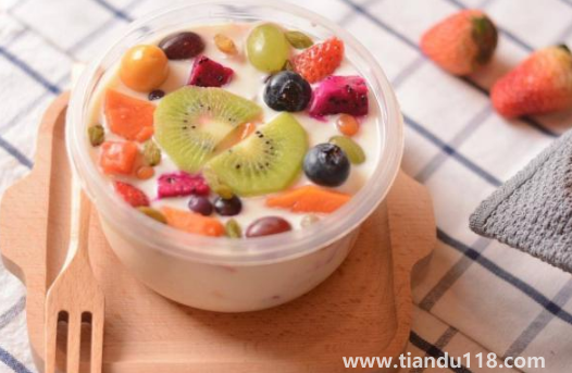 水果撈一般用幾樣水果（水果撈的熱量是多少）