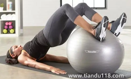 瑜伽球的氣要充滿嗎（瑜伽球怎么判斷充滿氣）