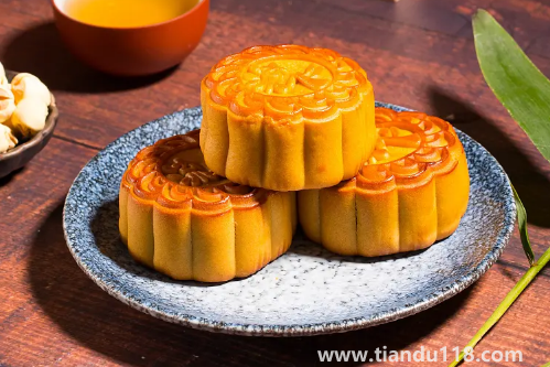 一個月餅的熱量相當(dāng)于幾塊披薩的熱量(月餅怎么吃不胖)(圖1) 一個月餅的熱量相當(dāng)于幾塊披薩的熱量1