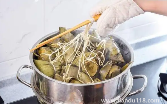 生粽子煮一個小時能熟嗎(生粽子煮多久才能熟透)(圖3) 生粽子煮一個小時能熟嗎3
