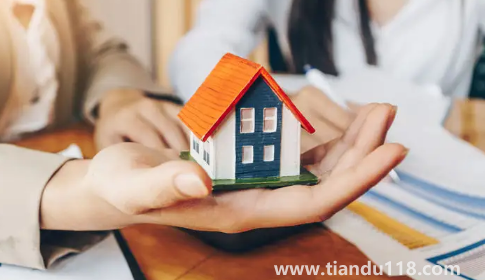 房產(chǎn)中介投訴找哪個(gè)部門(買賣房子不走中介有什么風(fēng)險(xiǎn))(圖1) 房產(chǎn)中介投訴找哪個(gè)部門1