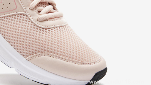 網(wǎng)面鞋破洞了怎么補救(網(wǎng)面鞋破洞了屬于質(zhì)量問題嗎)(圖3) 網(wǎng)面鞋破洞了怎么補救3