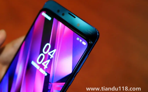 榮耀Magic5是曲面屏嗎(榮耀Magic5什么時(shí)候上市)(圖2) 榮耀Magic5是曲面屏嗎2