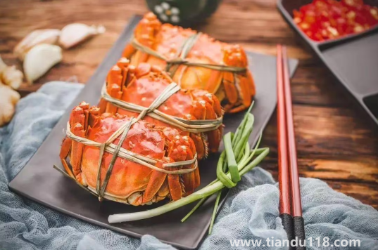 螃蟹水煮和清蒸的區(qū)別（吃螃蟹的禁忌）
