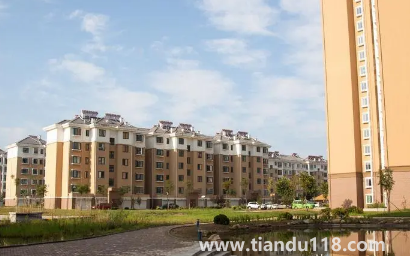 樓房鄰居門(mén)對(duì)門(mén)掛什么最好 3