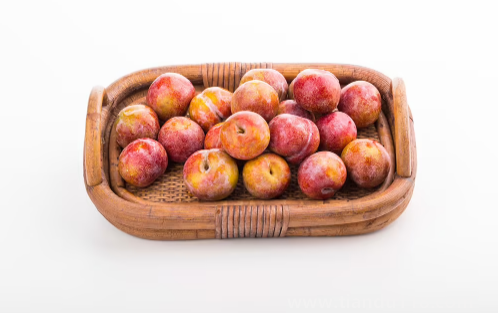 三華李和雙華李哪個(gè)更甜(李子不適合什么人吃)(圖3) 三華李和雙華李哪個(gè)更甜3