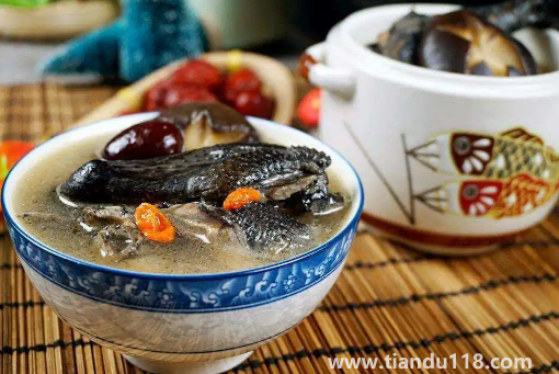 烏雞燉湯加什么食材比較補氣血(烏雞燉湯的具體做法)(圖3) 烏雞燉湯加什么食材比較補氣血3