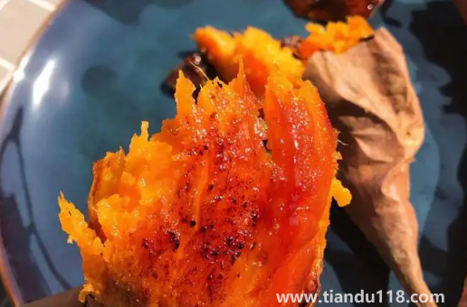 空氣炸鍋烤紅薯怎么烤出油(空氣炸鍋烤紅薯的做法)(圖3) 空氣炸鍋烤紅薯怎么烤出油3