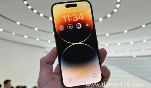 iPhone14會被掰彎嗎（蘋果iPhone14會進(jìn)水嗎）