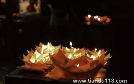 下元節(jié)為什么不能看月亮(陰歷十月十五下元節(jié)應(yīng)該怎樣度過)(圖2) 下元節(jié)為什么不能看月亮2