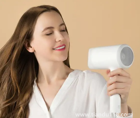 吹風(fēng)機線粗的好還是細(xì)的好(吹風(fēng)機是不是線越粗越好用)(圖2) 吹風(fēng)機線粗的好還是細(xì)的好2