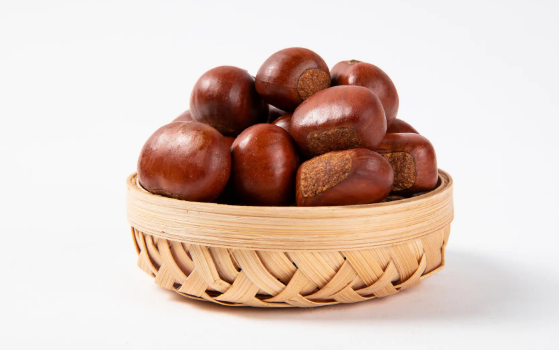 水煮板栗放糖還是放鹽好吃（水煮板栗要開口嗎）