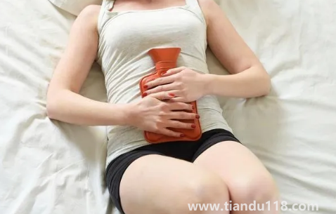 絕經(jīng)一年老十年是真的嗎(絕經(jīng)后良性出血特征)(圖1) 絕經(jīng)一年老十年是真的嗎1