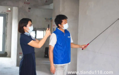 房子在驗收后發(fā)現(xiàn)墻面空鼓誰負責(交房注意事項是什么)(圖1) 房子在驗收后發(fā)現(xiàn)墻面空鼓誰負責1