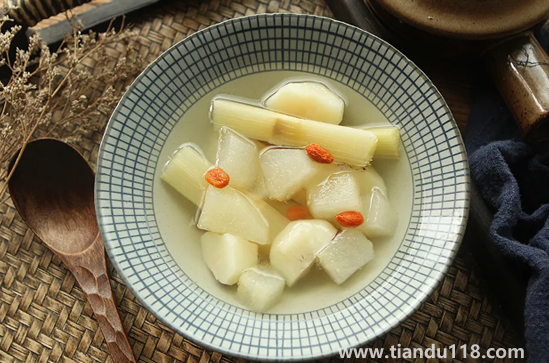 甘蔗煮水是熱喝還是涼喝(甘蔗煮水的功效與作用)(圖1) 甘蔗煮水是熱喝還是涼喝1