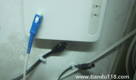 裝修時(shí)墻里埋光纖還是網(wǎng)線(一根進(jìn)戶網(wǎng)線怎么分到各房間)(圖2) 裝修時(shí)墻里埋光纖還是網(wǎng)線2