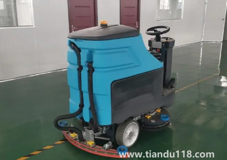 洗地機(jī)要先掃地嗎(手動(dòng)洗地機(jī)如何使用)(圖3) 洗地機(jī)要先掃地嗎3