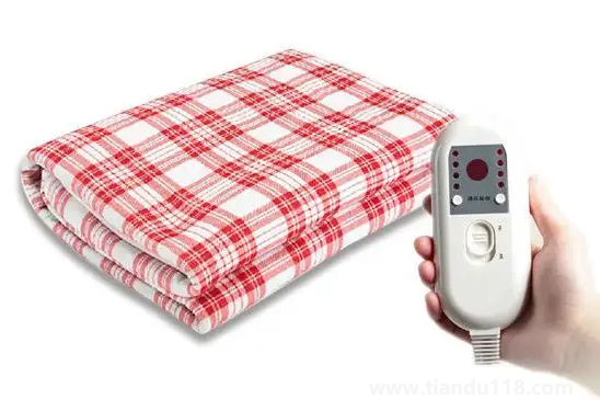 睡電熱毯可以裸睡嗎（電熱毯使用注意事項）
