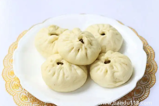 蒸包子回縮怎么辦（蒸包子冷水下鍋還是熱水下鍋蒸好）