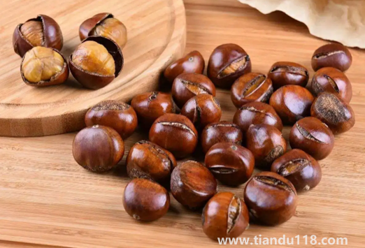 炒板栗開口好還是不開口好吃(炒板栗怎么保存)(圖1) 炒板栗開口好還是不開口好吃1
