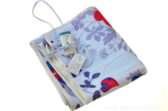 濕氣重的人睡電熱毯有好處嗎（使用電熱毯要注意什么）