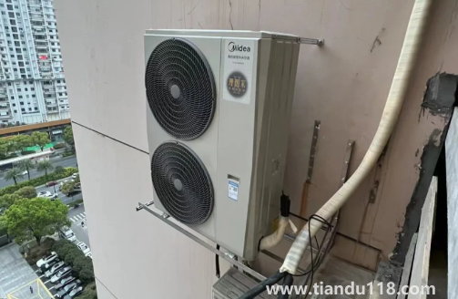 空調(diào)外機(jī)放置飄窗會(huì)漏水嗎(自家飄窗頂歸誰(shuí)放空調(diào))(圖2) 空調(diào)外機(jī)放置飄窗會(huì)漏水嗎2