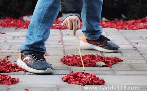 2023煙花爆竹會(huì)解禁嗎(放煙花被抓了怎么處罰)(圖3) 2023煙花爆竹會(huì)解禁嗎3