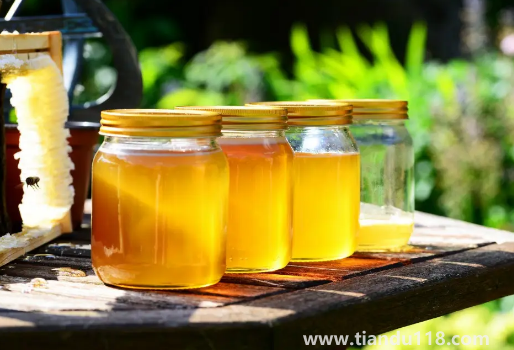 摻了白糖的蜂蜜會(huì)結(jié)晶嗎(什么樣的蜂蜜好)(圖2) 摻了白糖的蜂蜜會(huì)結(jié)晶嗎2