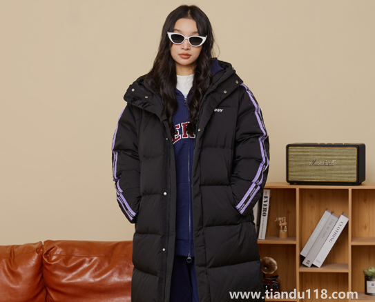 鵝絨服是不是比鴨絨服?。ㄓ鸾q服鴨絨好還是鵝絨的好）