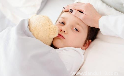 孩子低燒37.3千萬(wàn)不可大意（孩子炎癥發(fā)燒怎么辦）