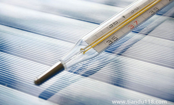 耳溫槍和水銀溫度計哪個準(zhǔn)確（水銀體溫計怎么使用）