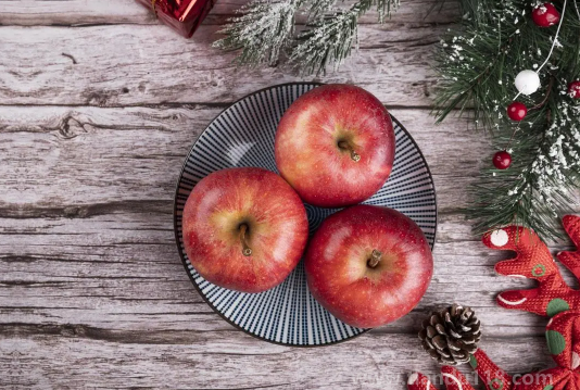 拉肚子可以生吃蘋(píng)果嗎（拉肚子吃什么好）