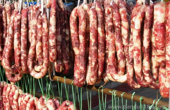 香腸灌好了立馬掛在屋里可以嗎（香腸怎么晾曬）