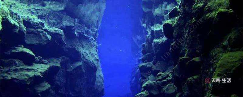 世界上最深的海溝是哪一個(gè) 最深的海溝叫啥(圖1) 世界上最深的海溝是哪一個(gè)