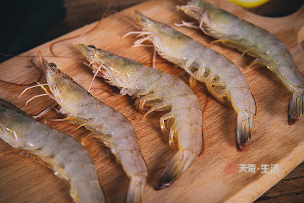 小龍蝦除蝦線的方法 小龍蝦如何快速除蝦線(圖2) 小龍蝦除蝦線的方法