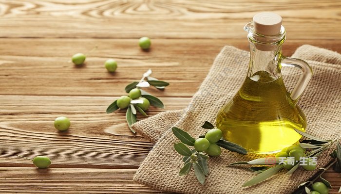 蜂蜜配什么美白補(bǔ)水 蜂蜜加什么能美白(圖2) 蜂蜜配什么美白補(bǔ)水