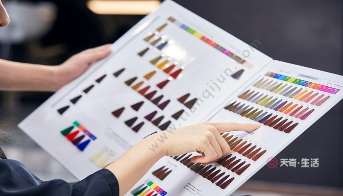 霧霾棕適合什么膚色 霧霾藍(lán)適合年齡和膚色(圖2) 霧霾棕適合什么膚色