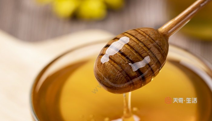 如何用白葡萄酒制作爽膚水 白葡萄酒制作爽膚水的好處(圖3) 如何用白葡萄酒制作爽膚水